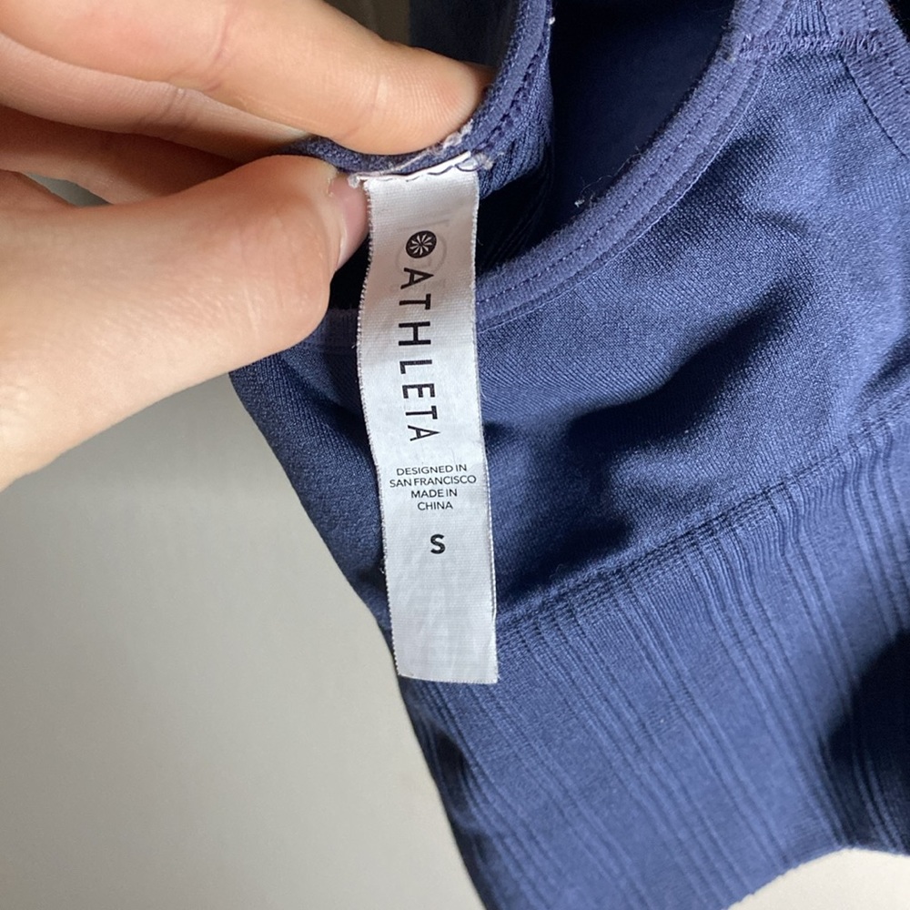 🐛Athleta Navy blue workout sports top/ bra! - Picture 6 of 6